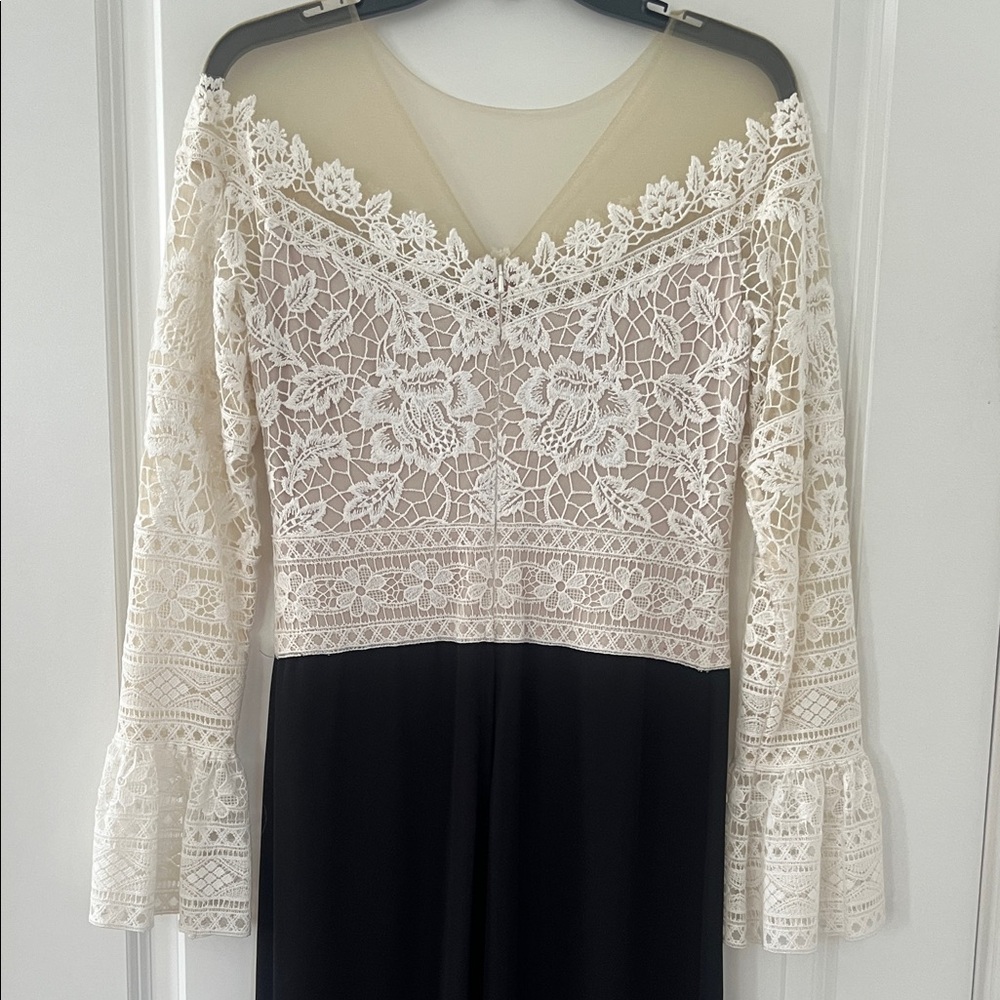 NWOT Tadashi Shoji Lace Off-Shoulder Gown in Cream and Black, Sz 8 - Picture 6 of 8
